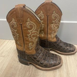 Boys cowboy boots size 11